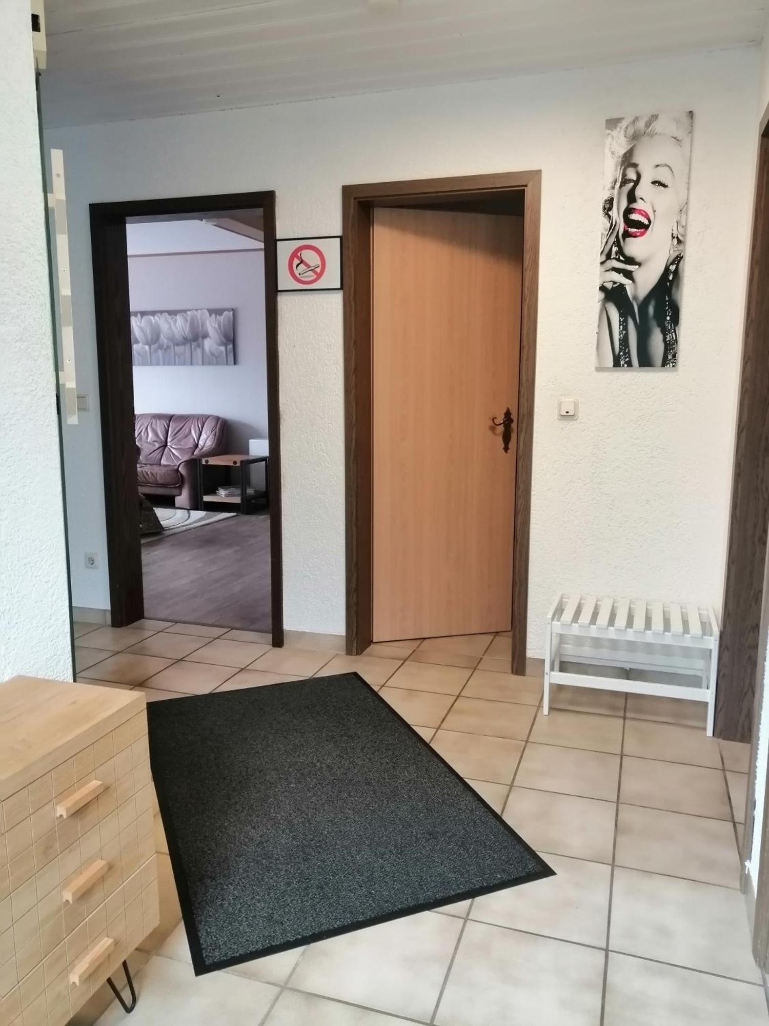 Haus Mohr - Ferienwohnung Im Taunus Weilmunster Buitenkant foto